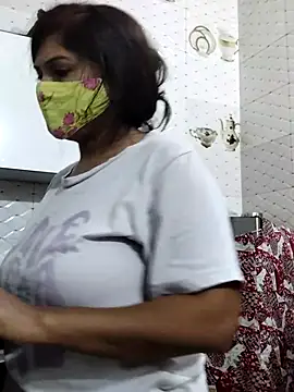 illay love online show from 12.15.25