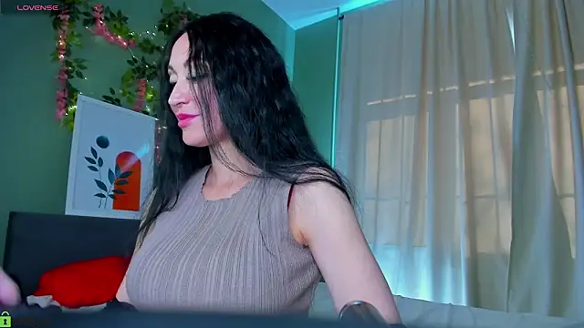 Snapshot of Margaret_Clark_ chatting on 04.13.26 Margaret Clark online show from 04.13.26