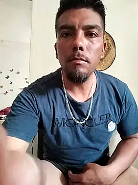Snapshot of alfredyy55 chatting on 10.18.25 alfredyy55 online show from 10.18.25