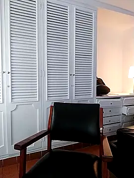 Adel Nesbiit online show from 03.25.26