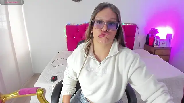 Snapshot of SofiaJoness_ chatting on 03.14.25 SofiaJoness online show from 03.14.25