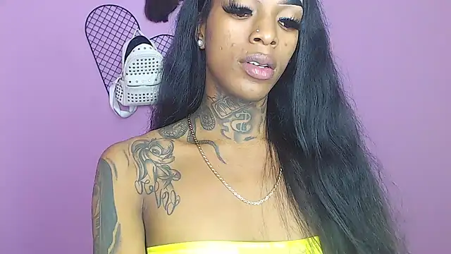 Snapshot of badgirls_cx chatting on 12.23.24 badgirls cx online show from 12.23.24