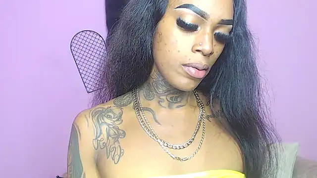 Snapshot of badgirls_cx chatting on 01.24.25 badgirls cx online show from 01.24.25