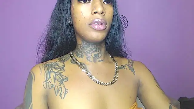 Snapshot of badgirls_cx chatting on 02.22.25 badgirls cx online show from 02.22.25