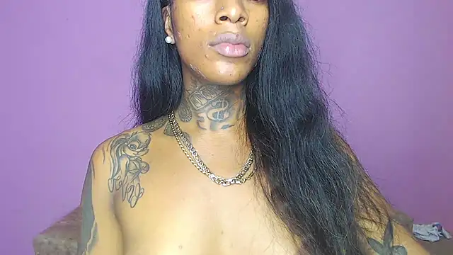 Snapshot of badgirls_cx chatting on 03.06.25 badgirls cx online show from 03.06.25