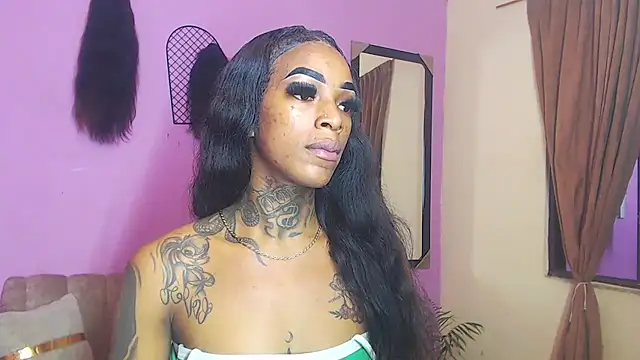 Snapshot of badgirls_cx chatting on 09.17.25 badgirls cx online show from 09.17.25