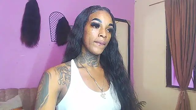 Snapshot of badgirls_cx chatting on 09.18.25 badgirls cx online show from 09.18.25