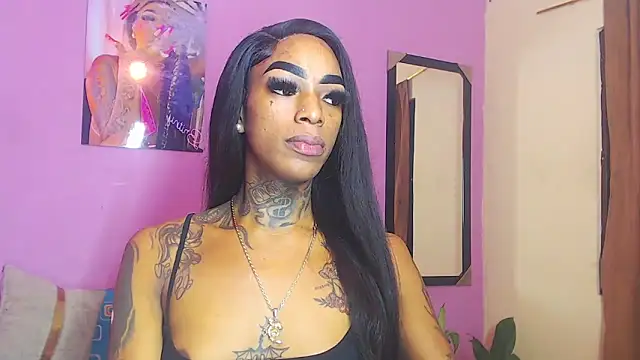 Snapshot of badgirls_cx chatting on 11.06.25 badgirls cx online show from 11.06.25