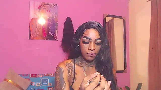 Snapshot of badgirls_cx chatting on 11.28.25 badgirls cx online show from 11.28.25