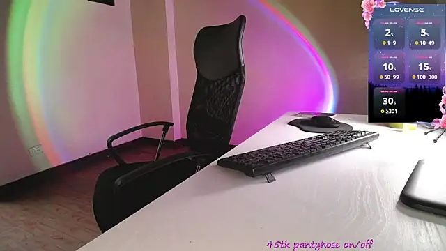 Estefany777 online show from 10.26.25