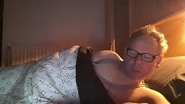 kinkyslet8 online show from 03.04.26