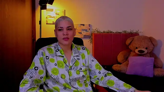 Charlee pink online show from 04.04.26