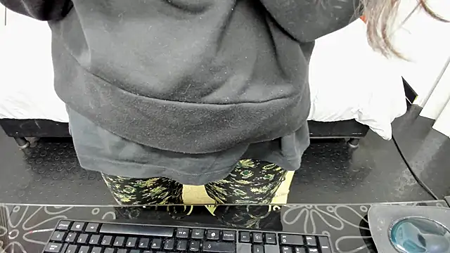 Abrillee1 online show from 12.23.24