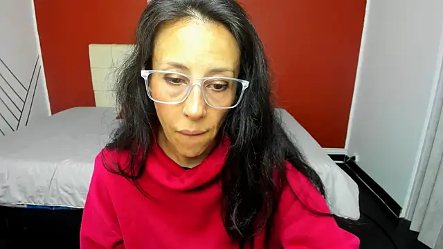 Abrillee1 online show from 12.26.24