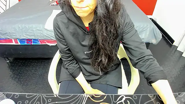 Abrillee1 online show from 02.13.25