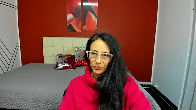 Abrillee1 online show from 02.24.25