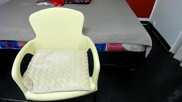 Abrillee1 online show from 02.27.25