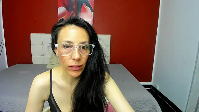 Abrillee1 online show from 02.27.25