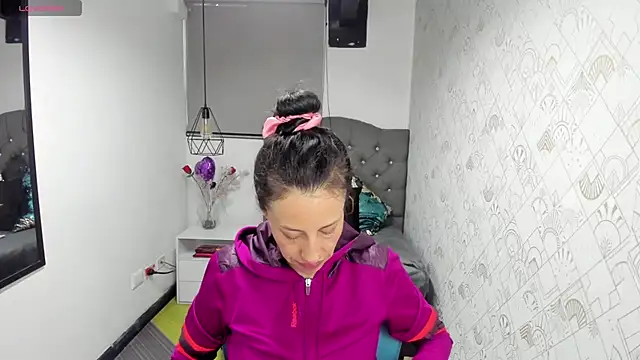 Abrillee1 online show from 03.21.25