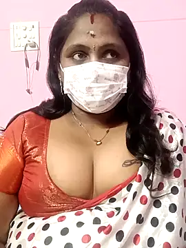 Snapshot of rithikka chatting on 11.19.25 rithikka online show from 11.19.25