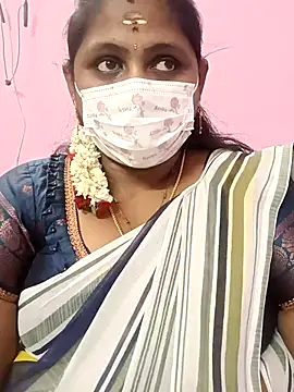 Snapshot of rithikka chatting on 11.24.25 rithikka online show from 11.24.25