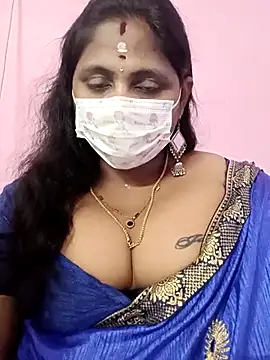 Snapshot of rithikka chatting on 12.18.25 rithikka online show from 12.18.25