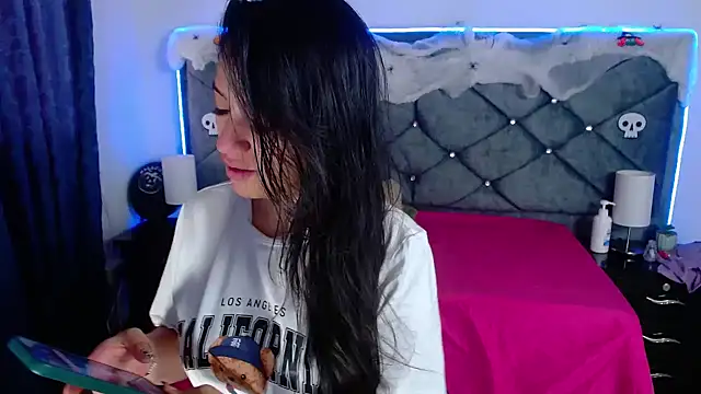 Julietacollins06 online show from 10.24.25