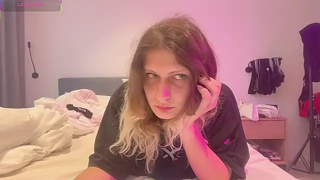 Alice Pinkhead online show from 11.10.25