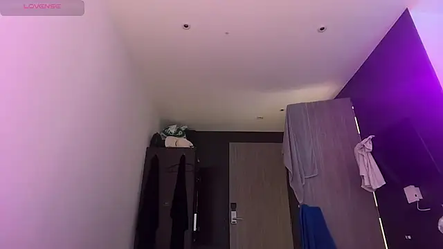 Alice Pinkhead online show from 05.15.26