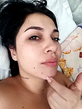 brianaGuzman online show from 11.22.25