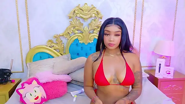 Snapshot of SalomeRestrepo chatting on 10.31.25 SalomeRestrepo online show from 10.31.25