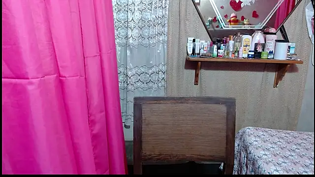 Snapshot of Lunawillis chatting on 01.08.26 Lunawillis online show from 01.08.26