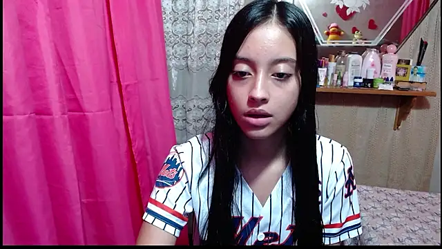 Snapshot of Lunawillis chatting on 02.17.26 Lunawillis online show from 02.17.26