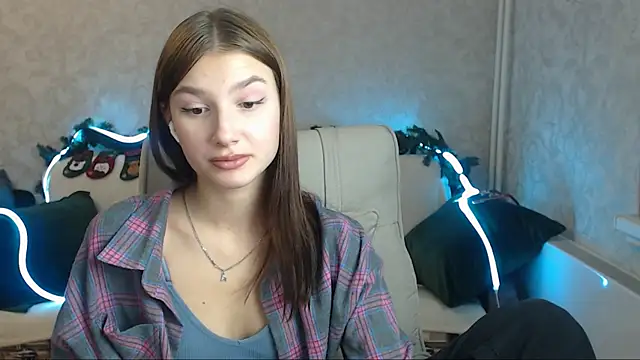 AnaHoney online show from 12.13.24