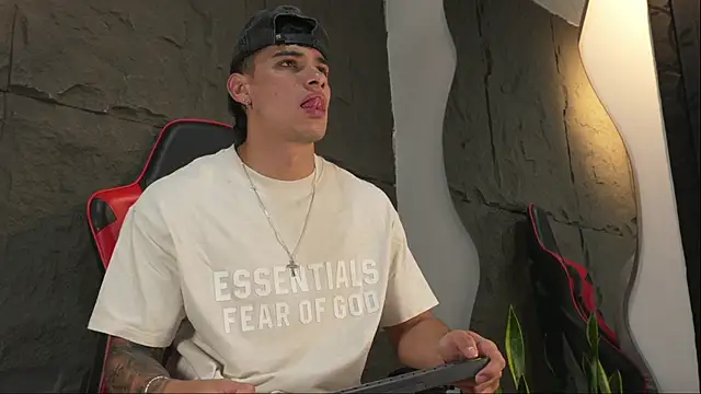 Snapshot of joseph_boy chatting on 03.20.26 joseph boy online show from 03.20.26