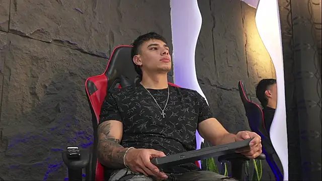 Snapshot of joseph_boy chatting on 03.27.26 joseph boy online show from 03.27.26