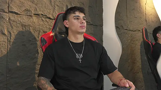 Snapshot of joseph_boy chatting on 04.10.26 joseph boy online show from 04.10.26