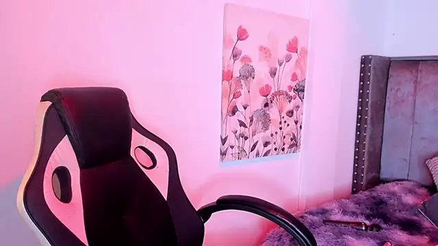 Alaia Cute online show from 10.23.25