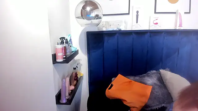 Alaia Cute online show from 04.10.26