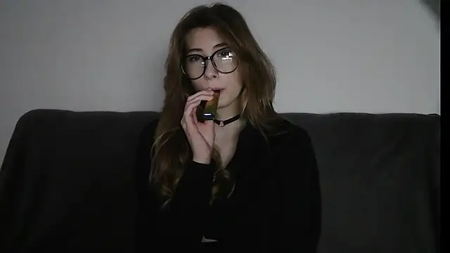 ErikaShyy online show from 12.24.24