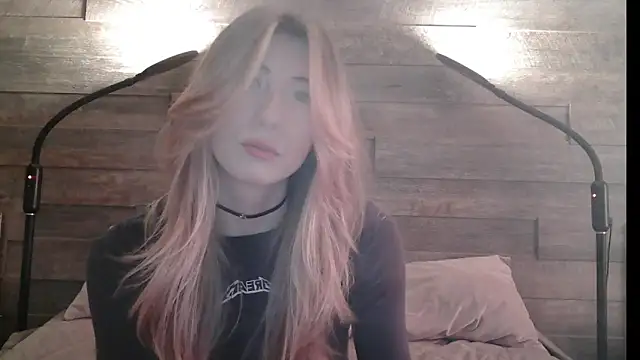 ErikaShyy online show from 03.10.25