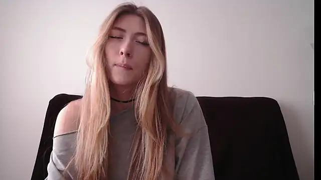 ErikaShyy online show from 09.26.25