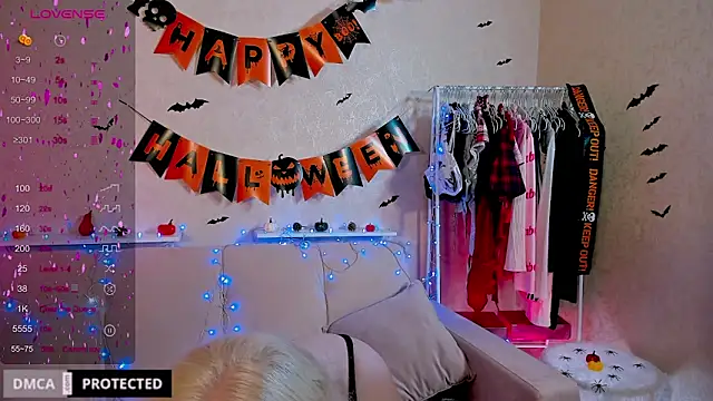 Snapshot of Tasty_booty chatting on 10.29.25 Tasty booty online show from 10.29.25