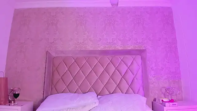 Snapshot of LiaFlowers chatting on 01.05.25 LiaFlowers online show from 01.05.25