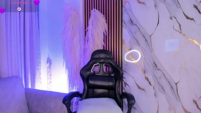 LiaFlowers online show from 04.21.26