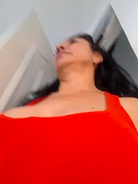 Snapshot of katysquirtdirty chatting on 09.09.25 katysquirtdirty online show from 09.09.25