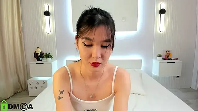 Lola Peach online show from 02.08.25