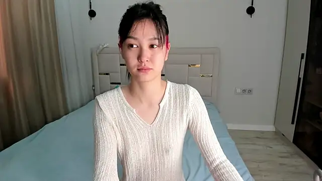 Snapshot of Lola_Peach chatting on 05.24.26 Lola Peach online show from 05.24.26