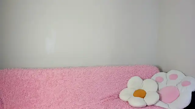 Lola Peach online show from 07.22.26
