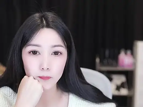 Snapshot of Nuyoah-77 chatting on 11.02.25 Nuyoah-77 online show from 11.02.25